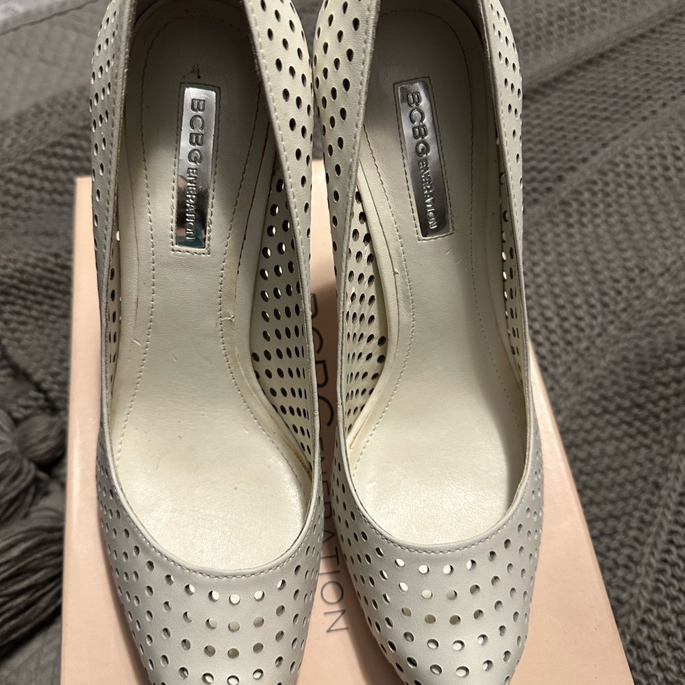 BCBGeneration Women's Cream Heels